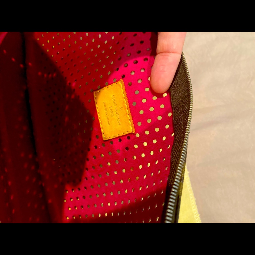 Louis Vuitton Pochette